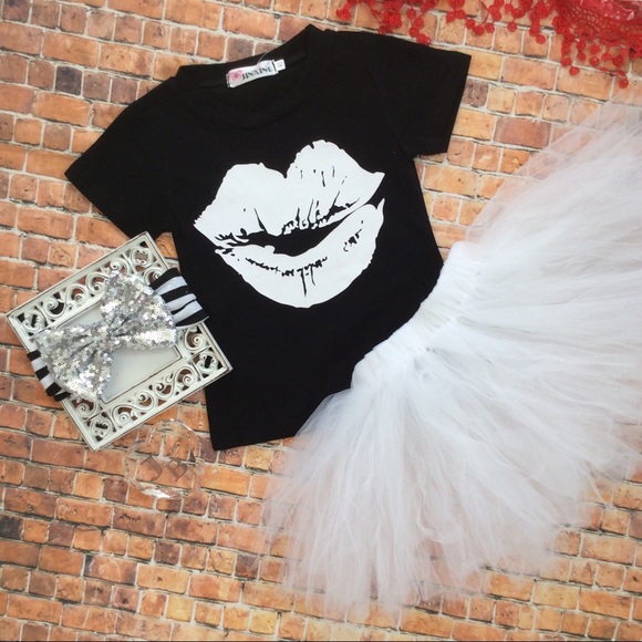 Other - Girls Kisses & Tutu 3pc Outfit